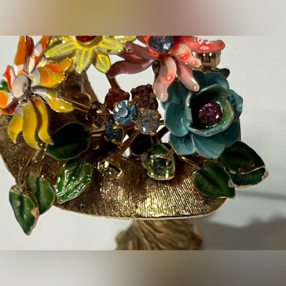 VTG Floral Bouquet Gold Tone Colorful Rhinestones Brooch Pin - Picture 6 of 13